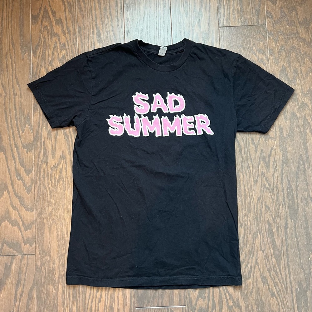 Hot Topic Black T‑Shirt with Pink "Sad Summer" Graphic